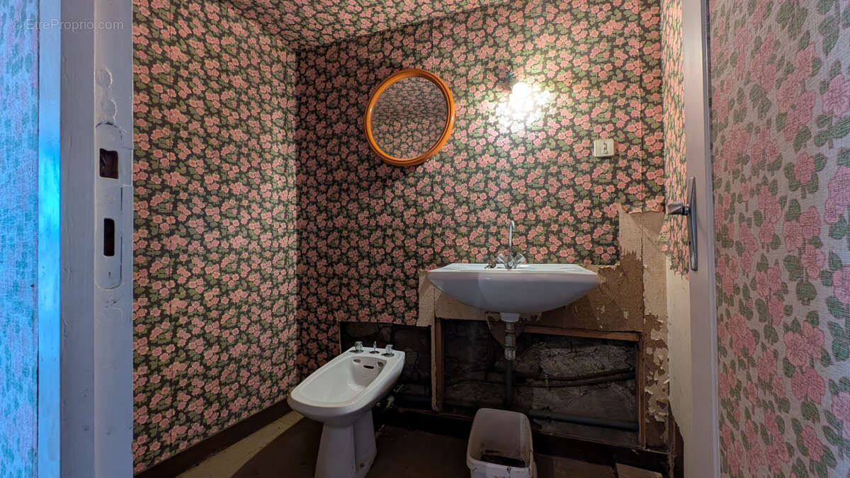 Maison à LES LANDES-GENUSSON