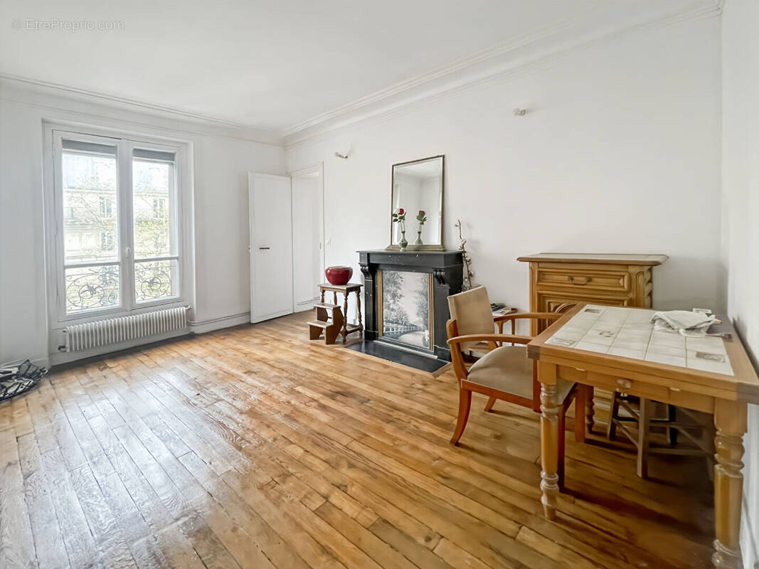 Appartement à PARIS-18E