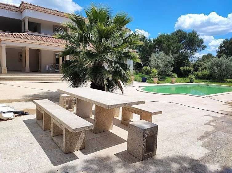 Maison 180 m² à Nimes  - photo 2