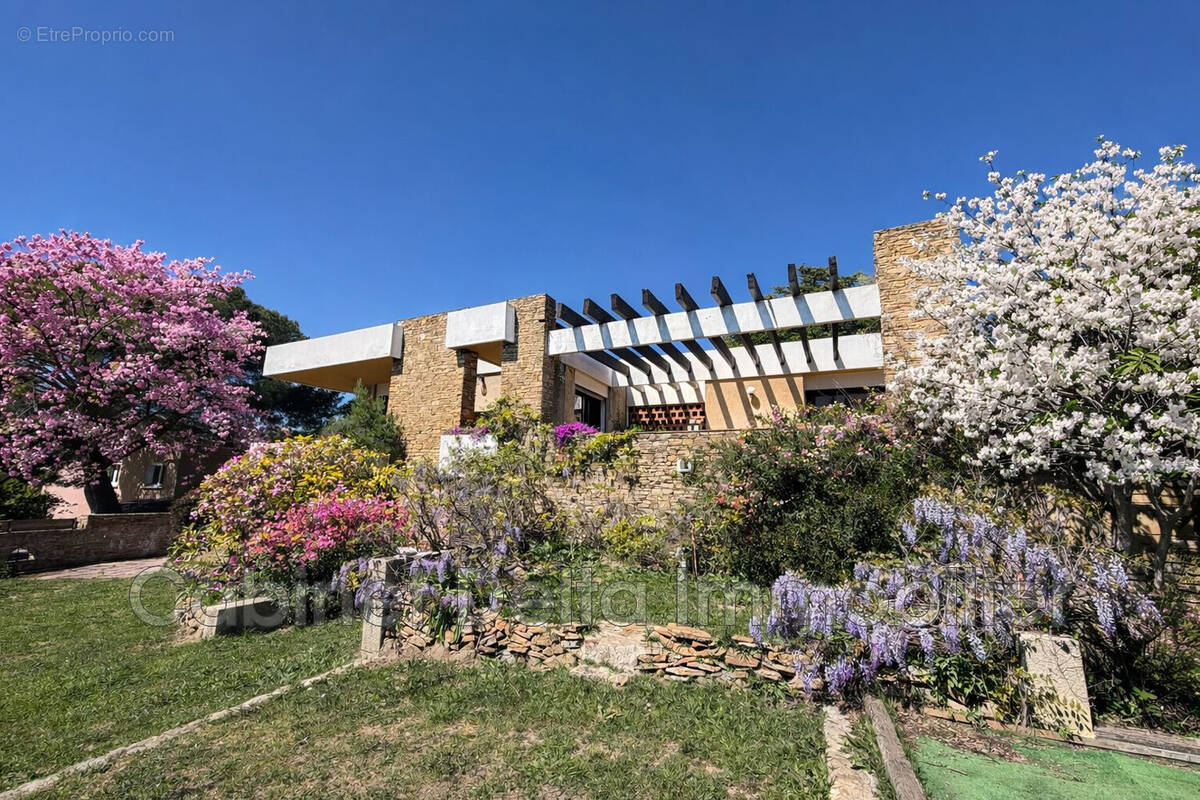Maison à SIX-FOURS-LES-PLAGES