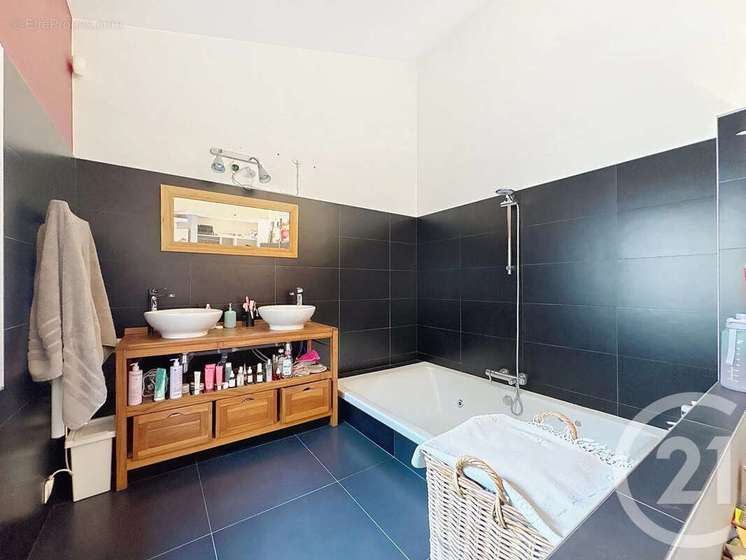 Maison à CHAMPIGNY-SUR-MARNE