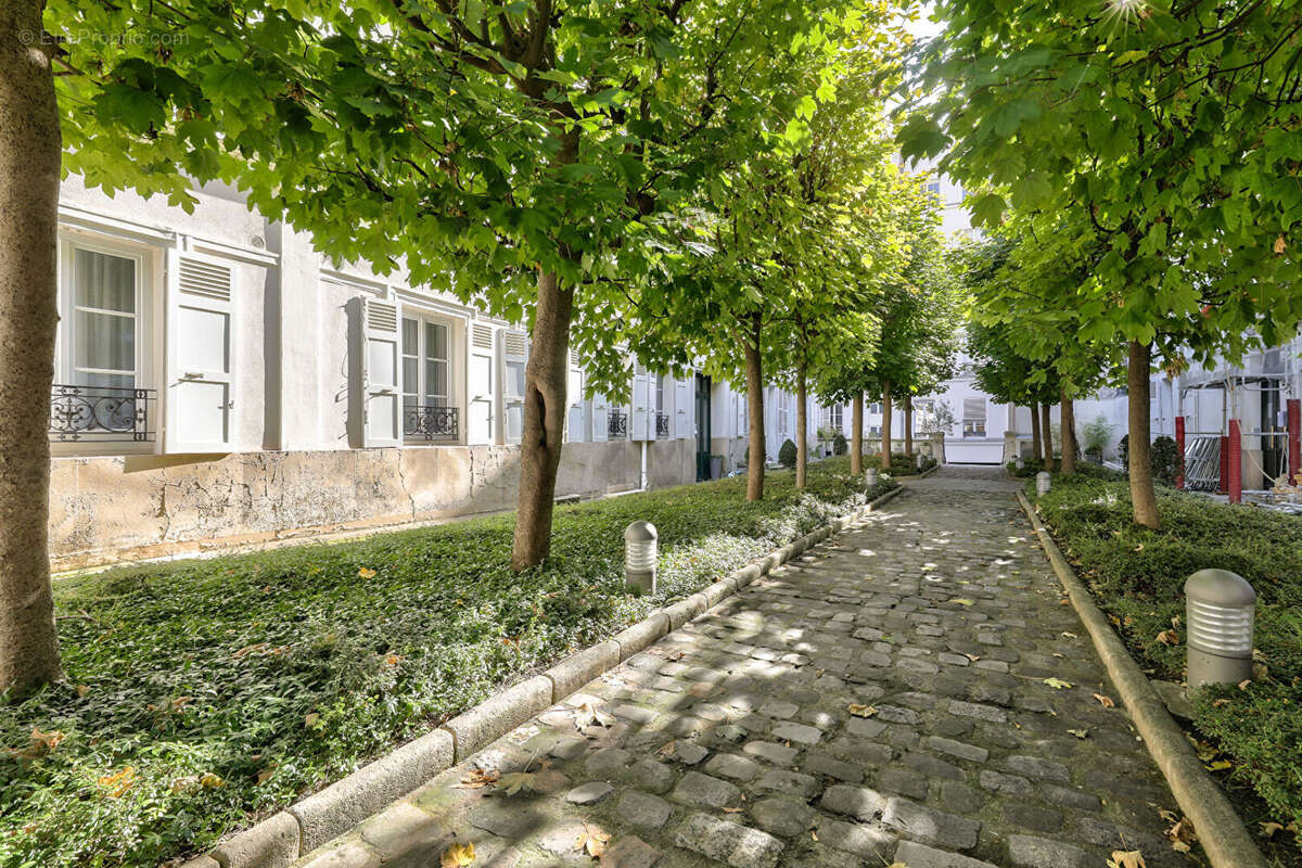 Appartement à PARIS-8E