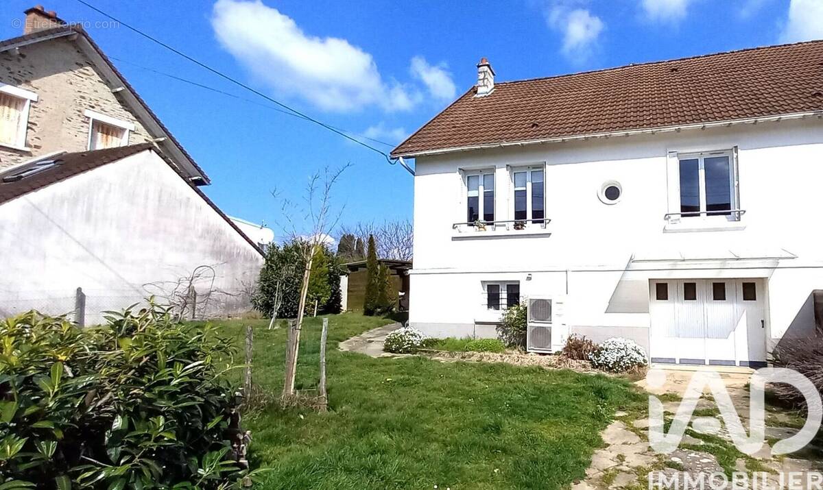 Photo 1 - Maison à SAINT-YRIEIX-LA-PERCHE