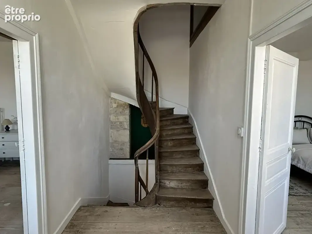 Grande maison de caractère au coeur de Néré avec jardin et dépendance - photo 4