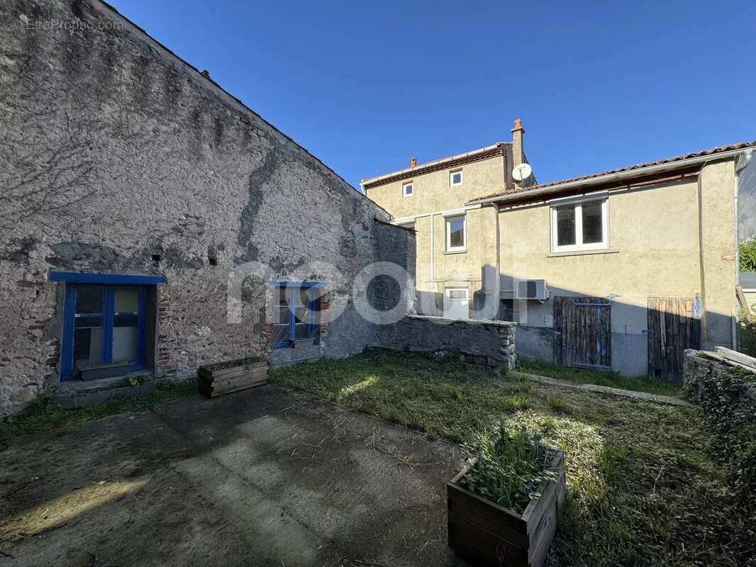 Maison à COMBRONDE