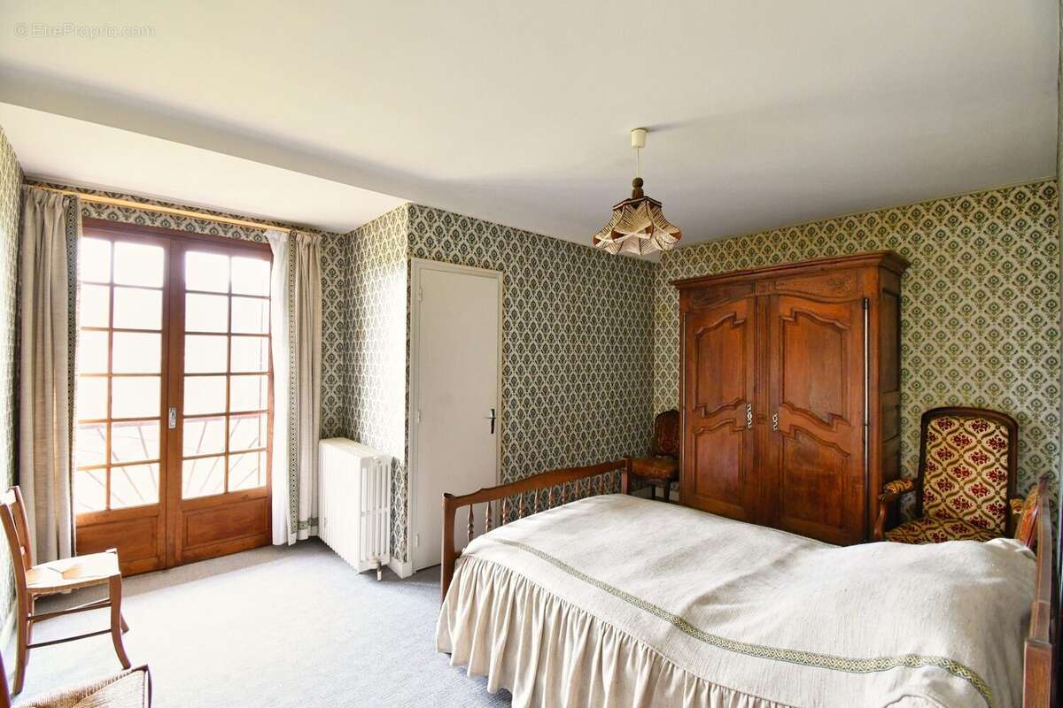 Maison 185 m² à Saint-Prix  - photo 6