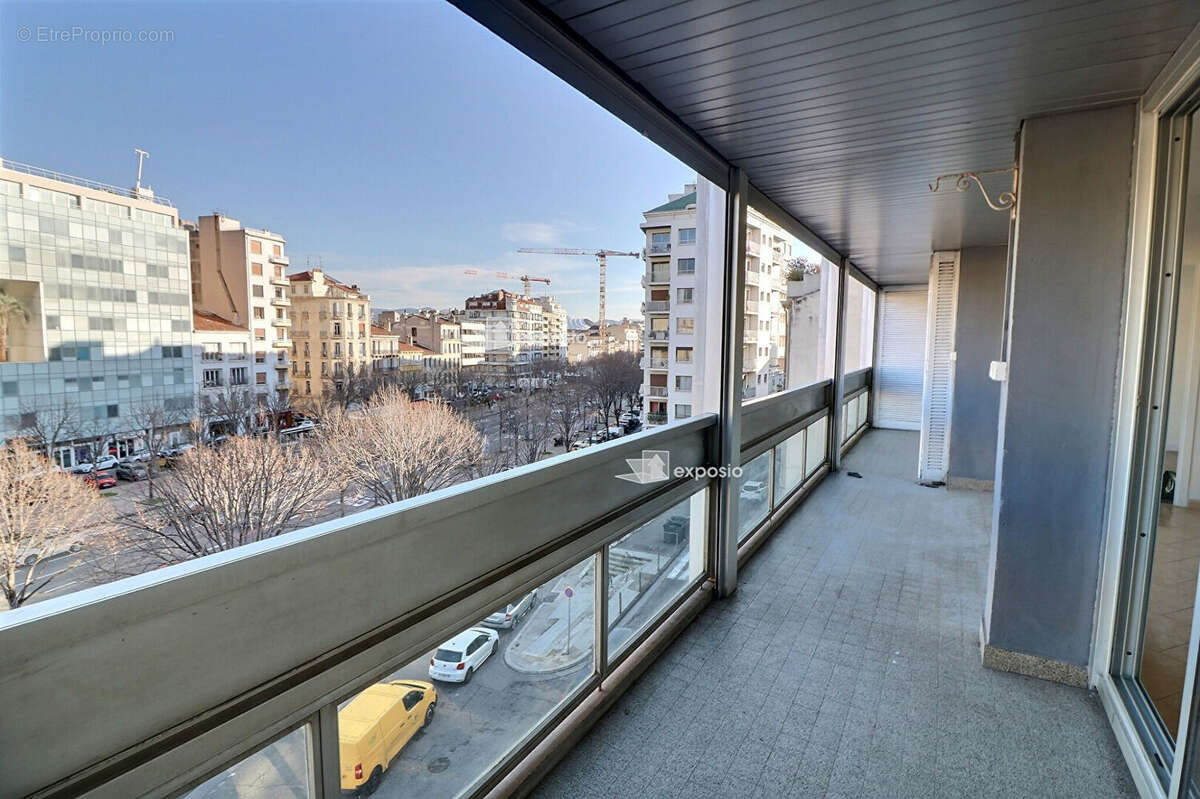 Appartement à MARSEILLE-8E