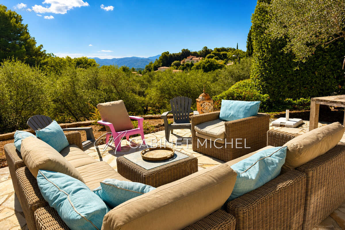 Maison 5 pièces 136 m² à vendre à Speracedes (06530) - photo 2