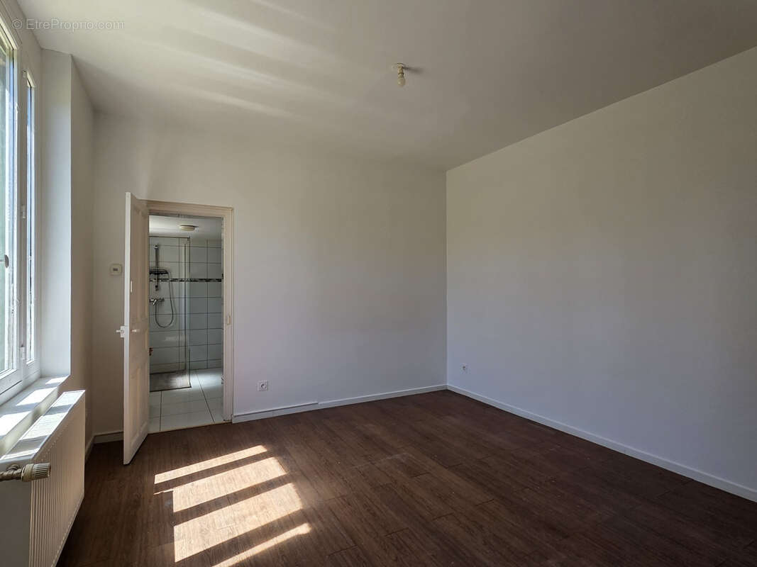 Appartement à LA CHAPELLE-SAINT-LUC