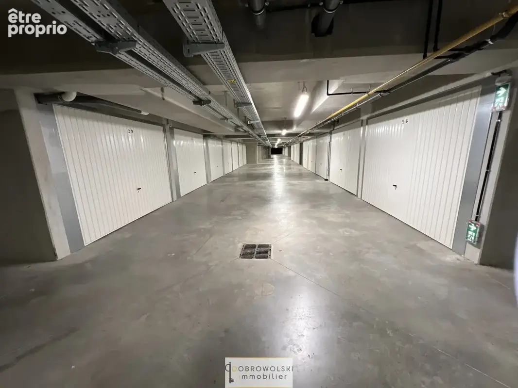 Appartement T3 + balcon + parkings privatifs - photo 8