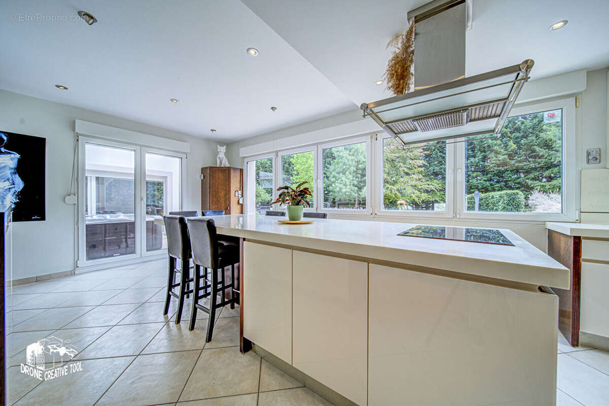 Maison à COIN-LES-CUVRY