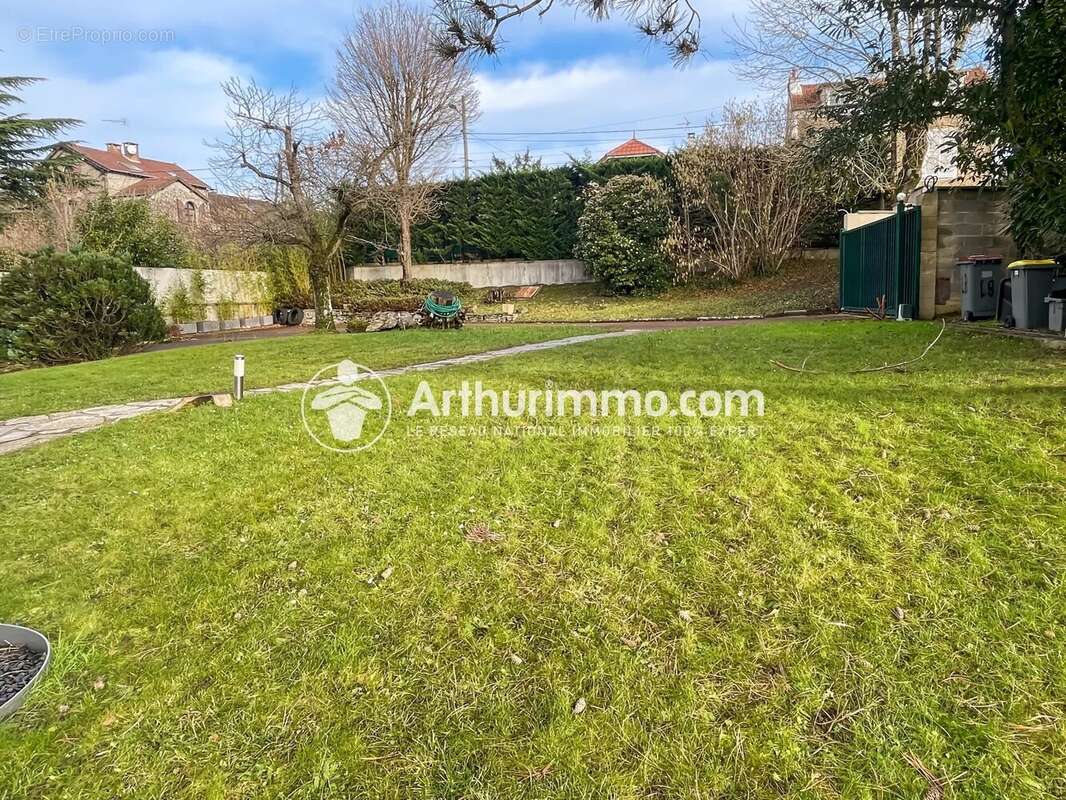 Maison à SOISY-SUR-SEINE