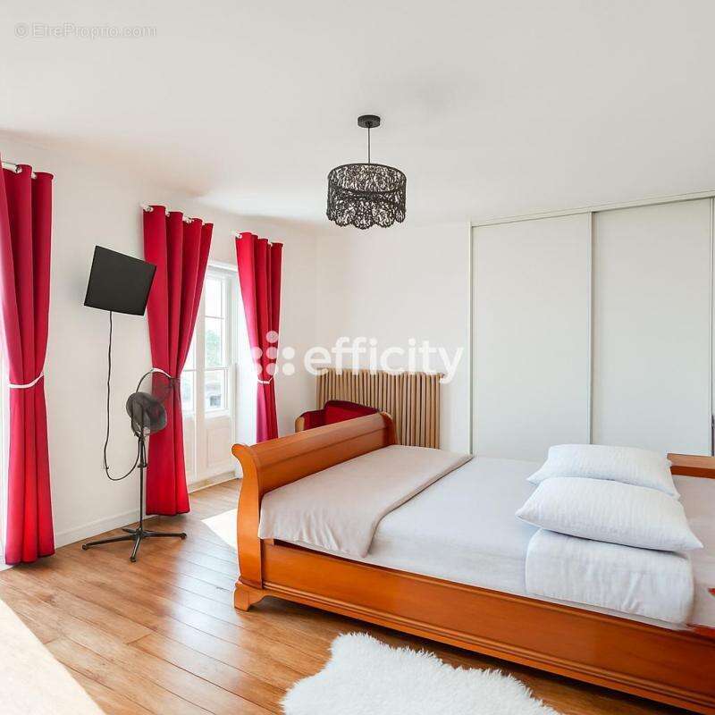 Maison à CHAMPIGNY-LE-SEC