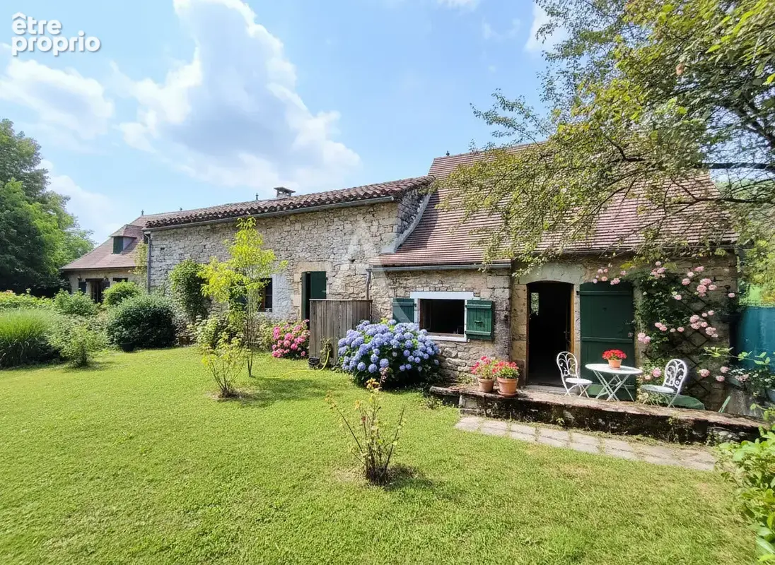 Photo Maison à Les Junies au prix de 527 000€