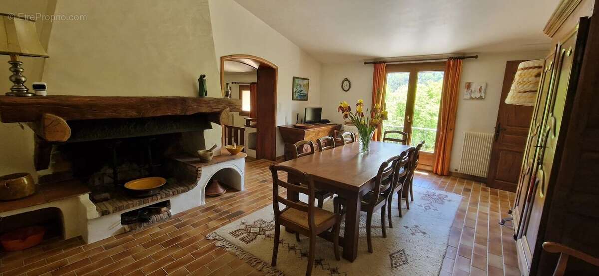 Maison à GREOLIERES