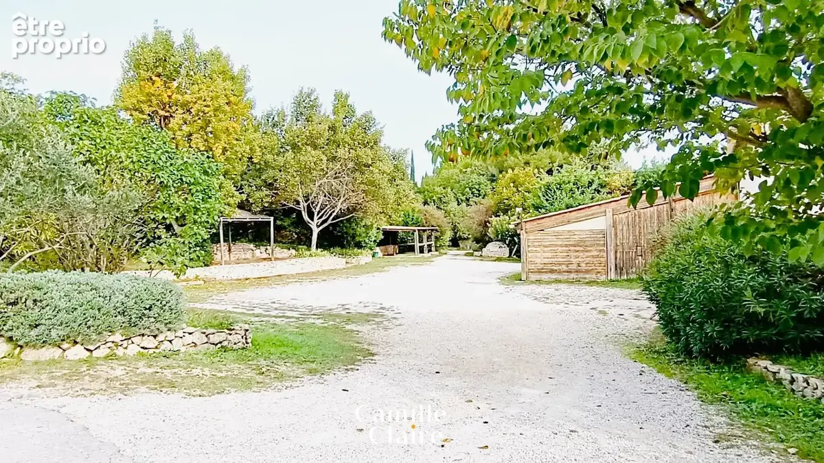 Grande propriété avec dépendance, salle de réception - Gros potentiel - box à chevaux - Ventabren - photo 2
