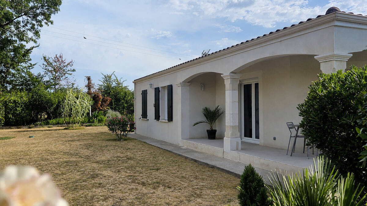 Maison à SURGERES