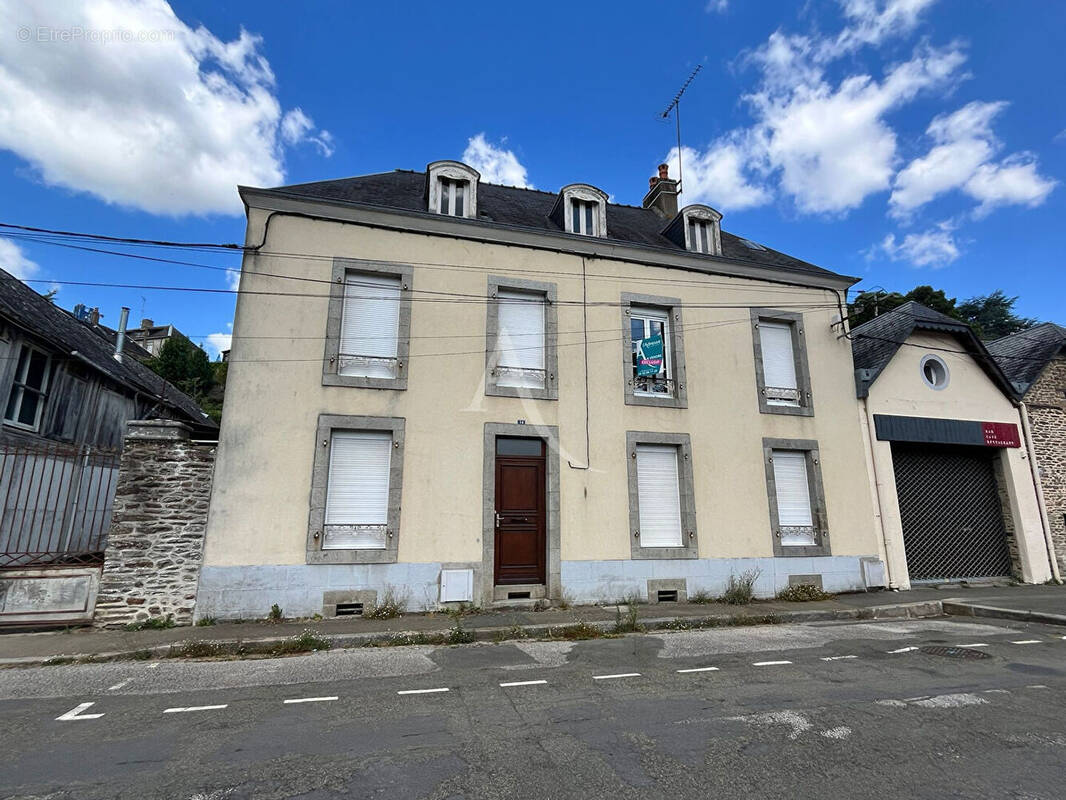 Maison à MAYENNE