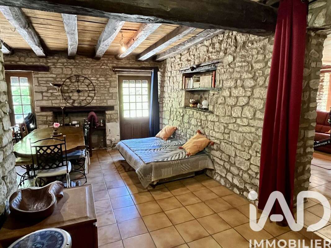 Maison 105 m² à Montfey  - photo 8