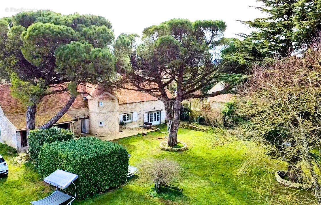 Maison à FONTAINEBLEAU