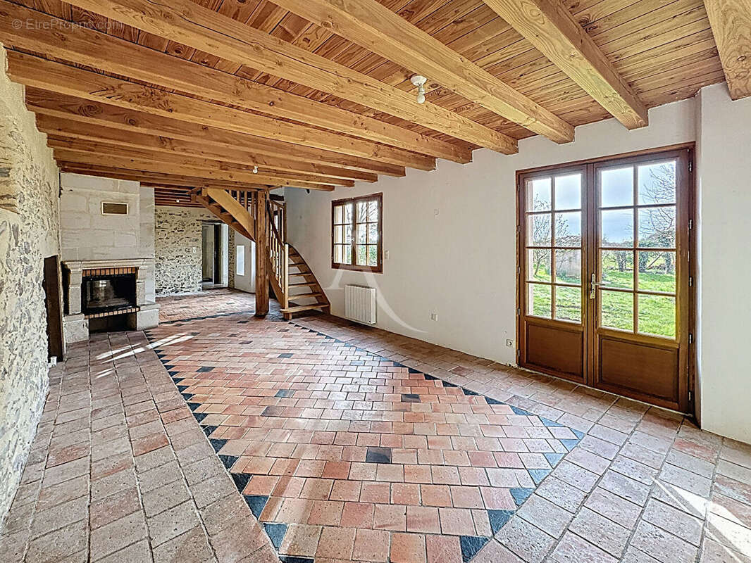 Maison à THOUARCE