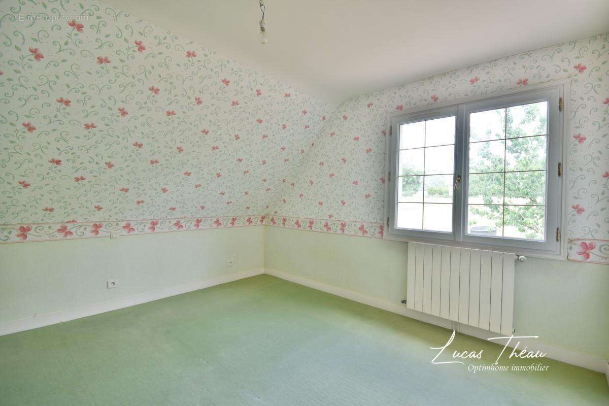 Maison familiale de 165 m² – 7 chambres – Terrain de 1 926 m² – Proche A13 - photo 12