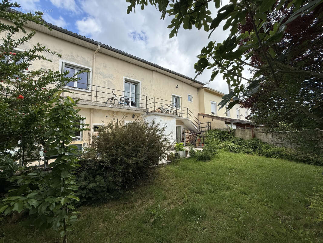 Maison à MEZIN