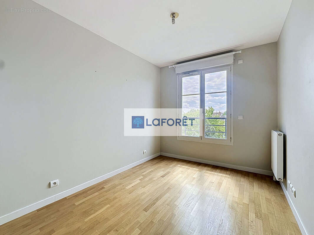 Appartement à SARTROUVILLE