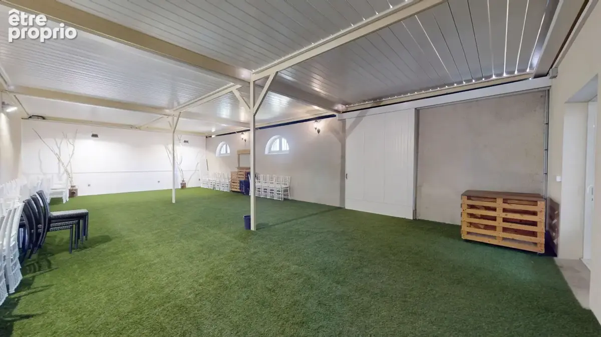 A VENDRE ! Domaine de réception avec activité  Murs et fonds de commerce  A 5 min de Lieusaint - photo 8