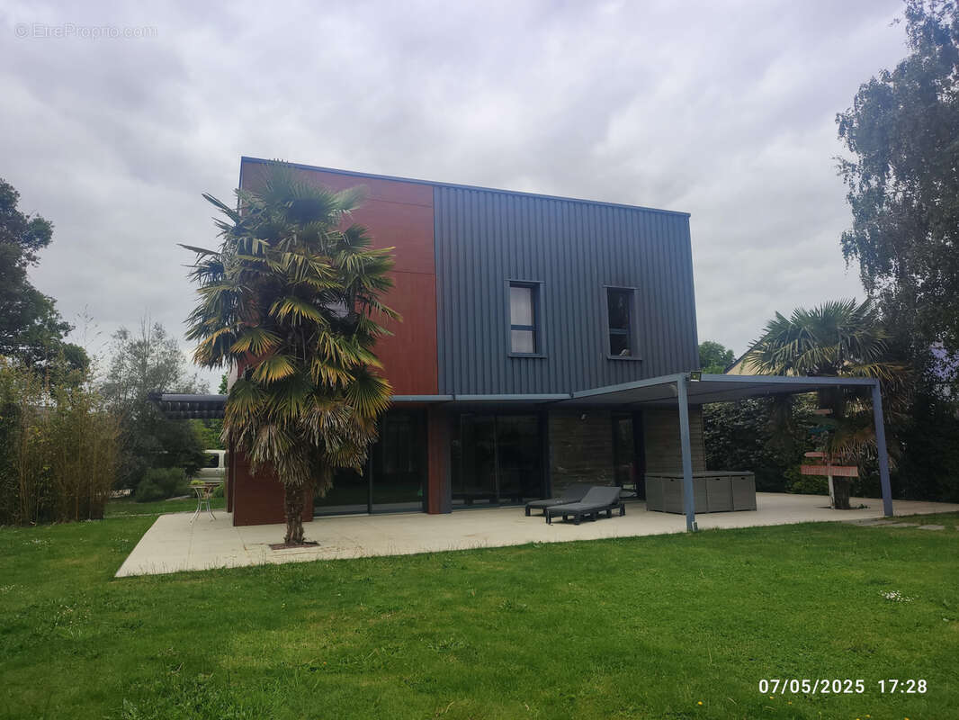 Maison à ARQUENAY
