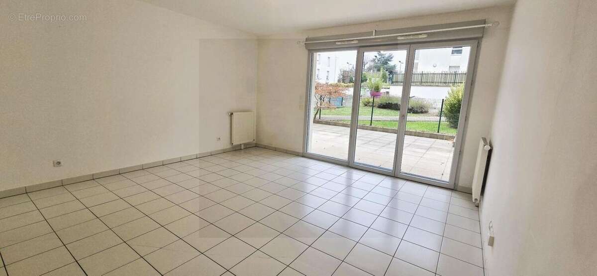 Appartement à MAINVILLIERS
