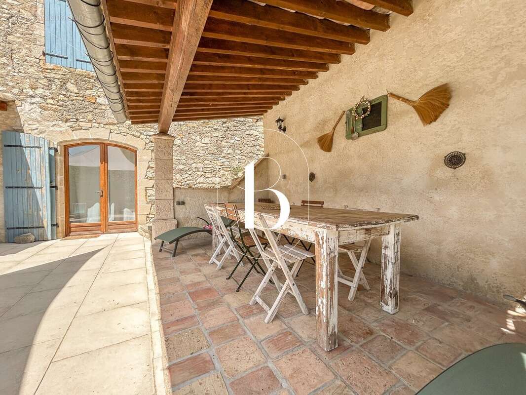 Maison à BARJAC