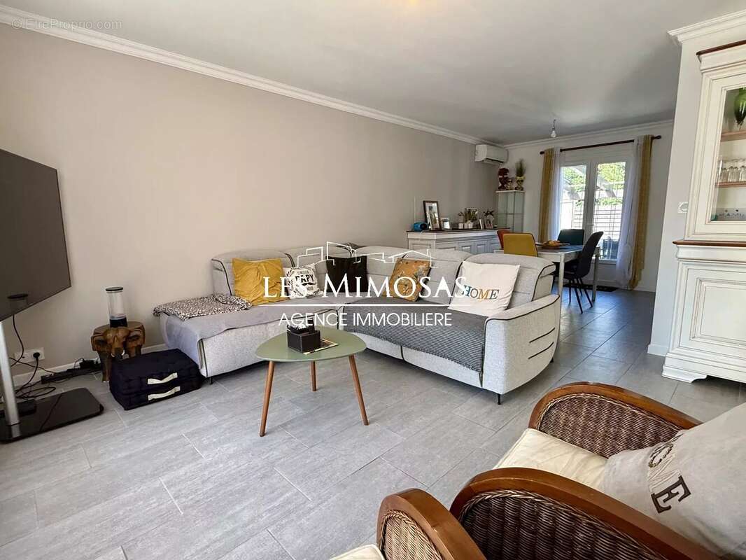 Maison 4 P avec grand GARAGE – LE MUY - photo 16
