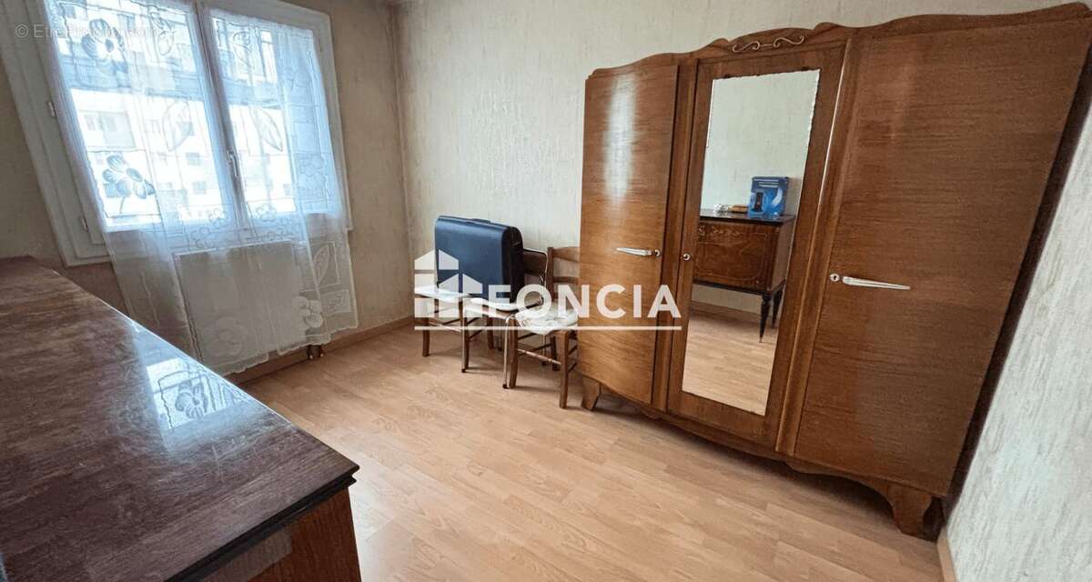 Appartement à SAINT-MARTIN-D'HERES