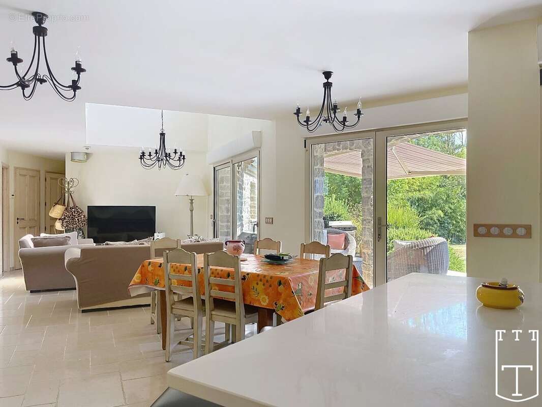 Élégante villa en pierre - photo 18