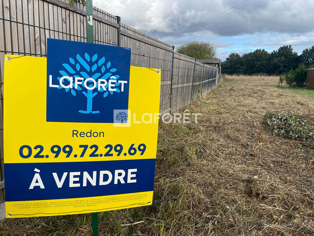 Terrain à SAINT-VINCENT-SUR-OUST