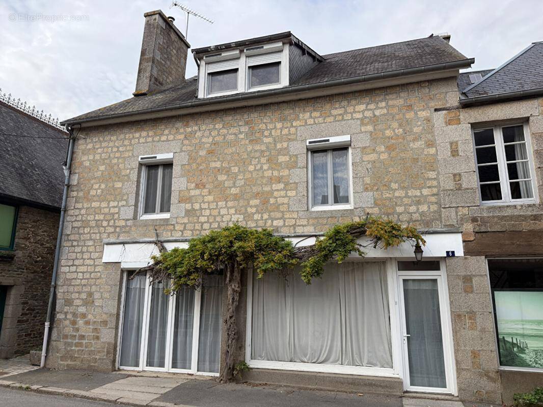 Maison à MORTAIN