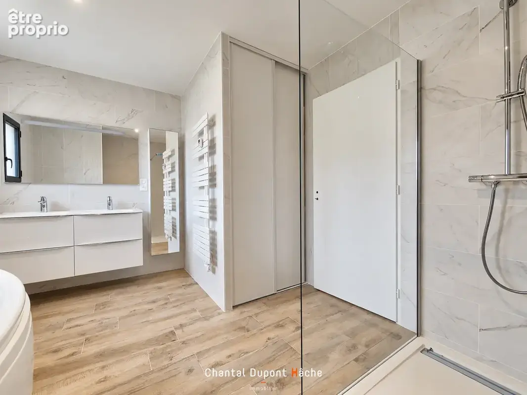 LUISANT - Maison neuve de 272 m2 avec 5 chambres et garage double ! - photo 10