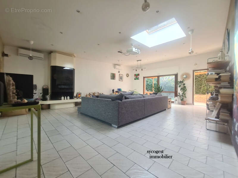 Maison d'architecte Bondy 9 pièce(s) 235 m2 - photo 4