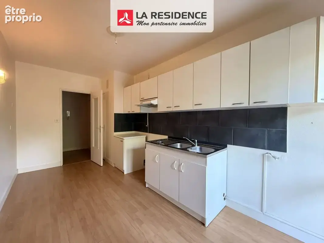 Appartement 4 pièces 79 m² à vendre à Velizy-Villacoublay (78140) - photo 3