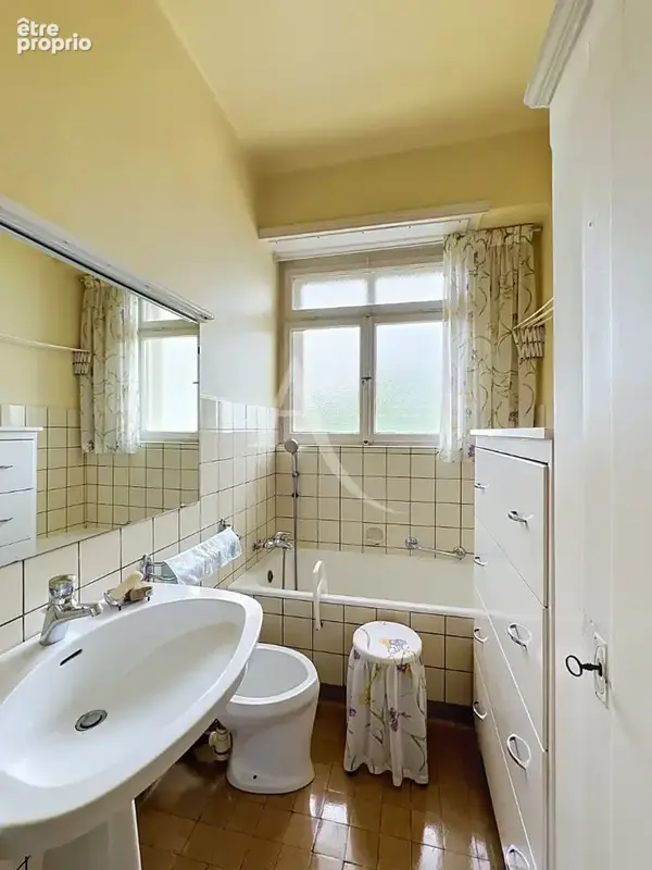 Appartement de caractère 105 m² - Double réception - Balcon - Boulevard d'Anvers - photo 15