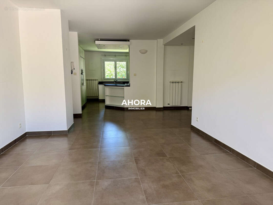 Appartement à MARSEILLE-9E