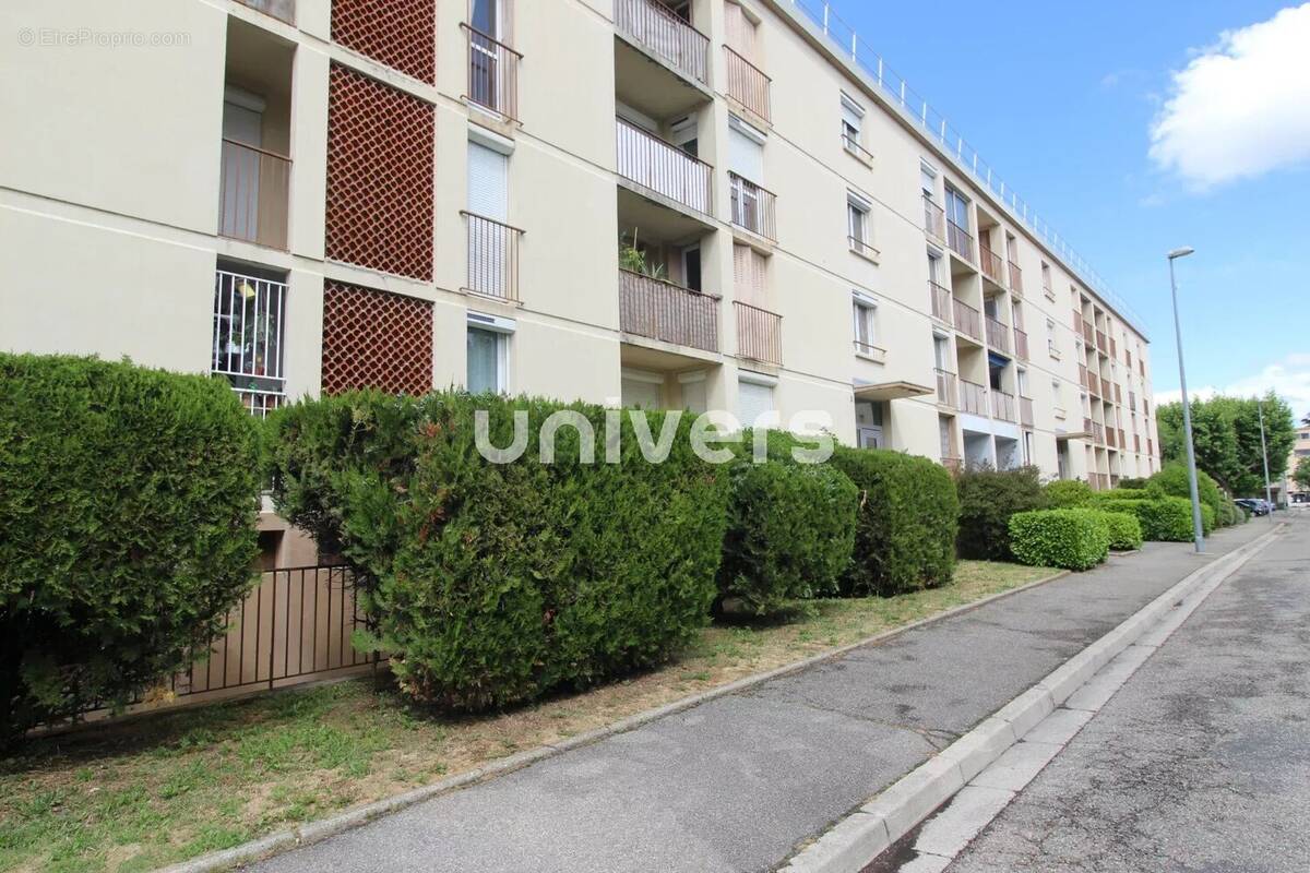 Appartement à GUILHERAND-GRANGES