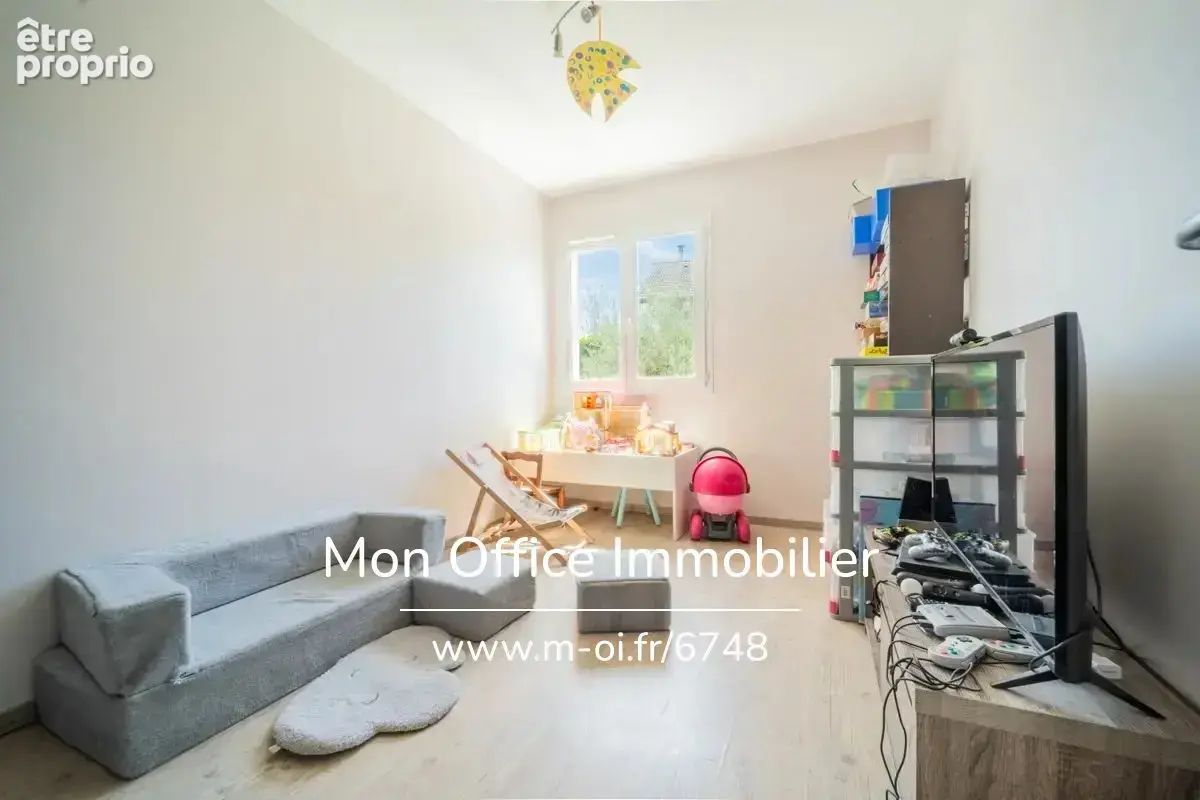Référence : 7196-TCA. - Maison 6 pièces de 2016 - terrain entièrement clos - DPE A - Piscine - à La Balme-de-Sillingy (74330) - photo 11