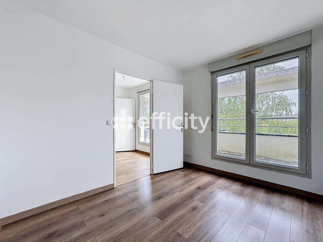 Appartement à LOGNES