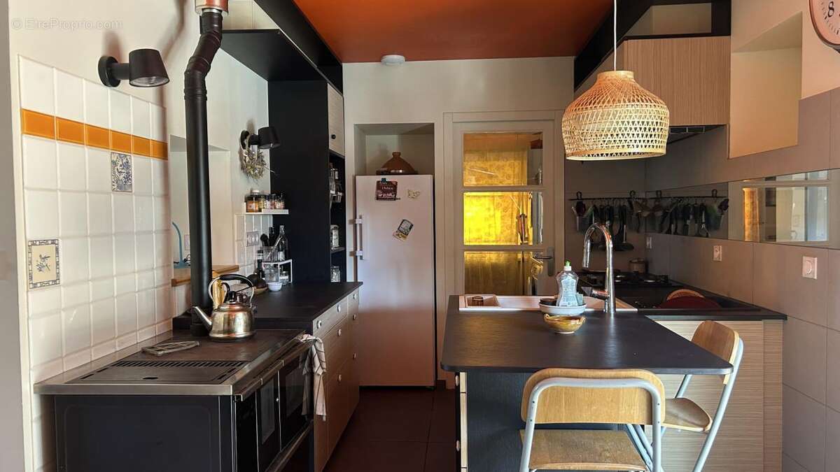 Maison à SAINTE-GENEVIEVE-SUR-ARGENCE