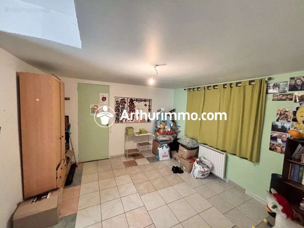 Commerce à BEAUVAIN