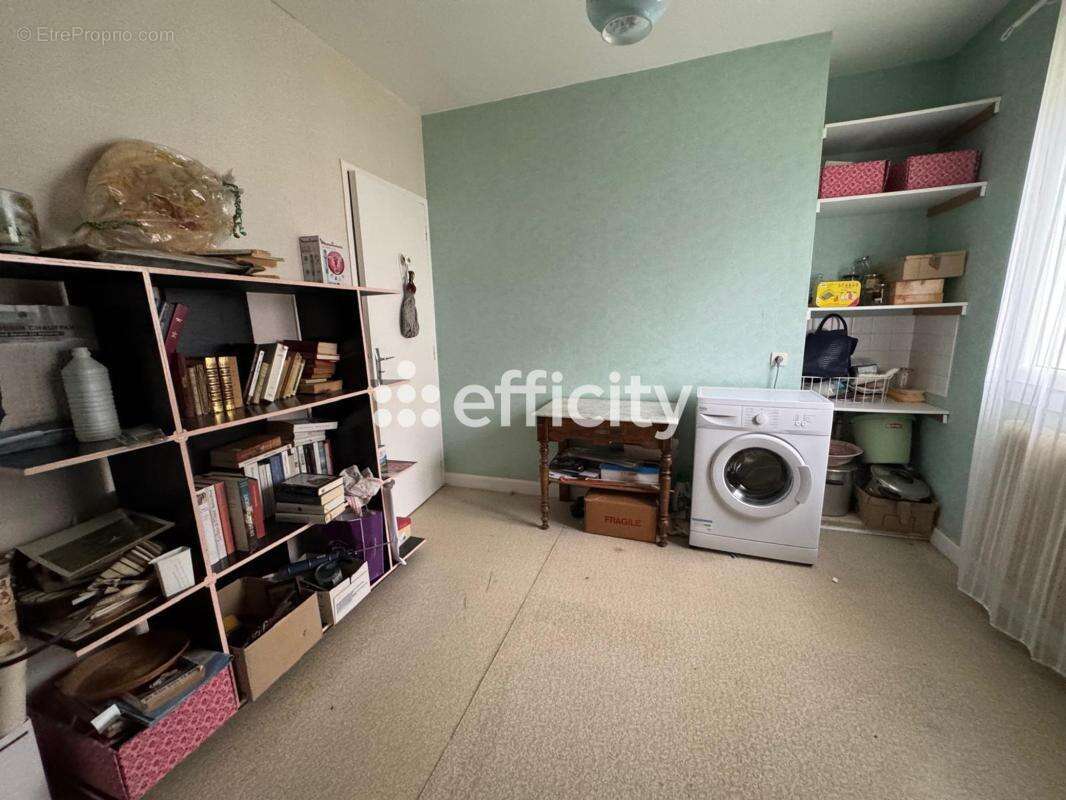 Maison à LA MONNERIE-LE-MONTEL