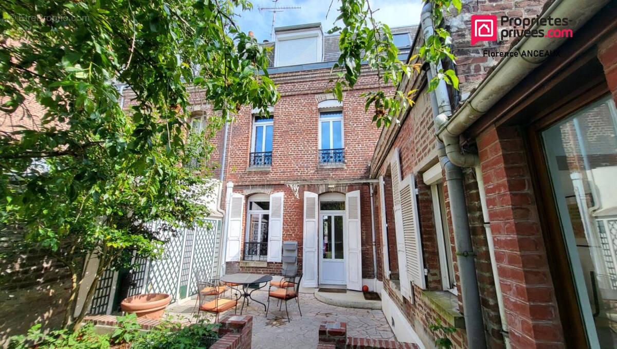 Maison à SAINT-QUENTIN