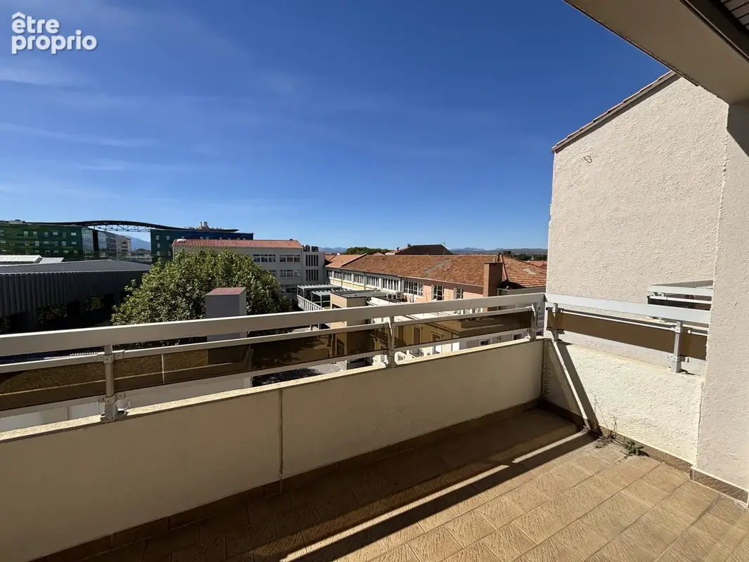 Bel appartement t3 traversant avec terrasse, garage et cave - centre-ville - photo 2
